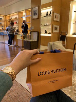 louis vuitton seattle bravern.